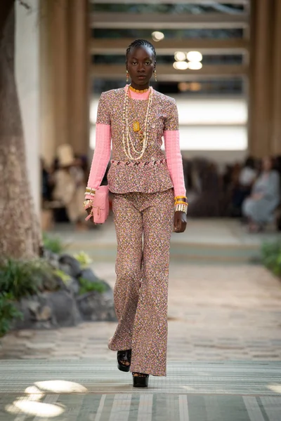 Look 13